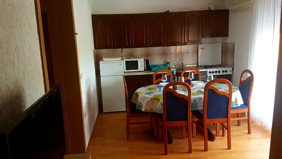 APARTMANI VIBOVEC Lana 305 Lopar Exterior foto
